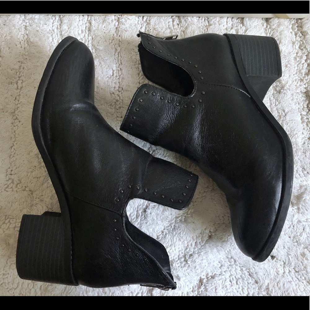 STEVE MADDEN BLACK BOOTS SIZE 6.5/7